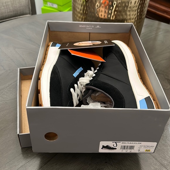 Vionic Breilyn Sneaker - Picture 2 of 14